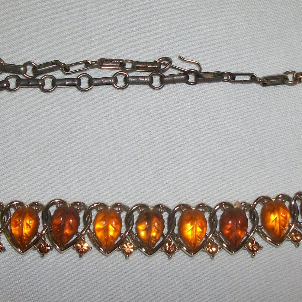 Beautiful Lisner Amber Gold Stone Heart Necklace